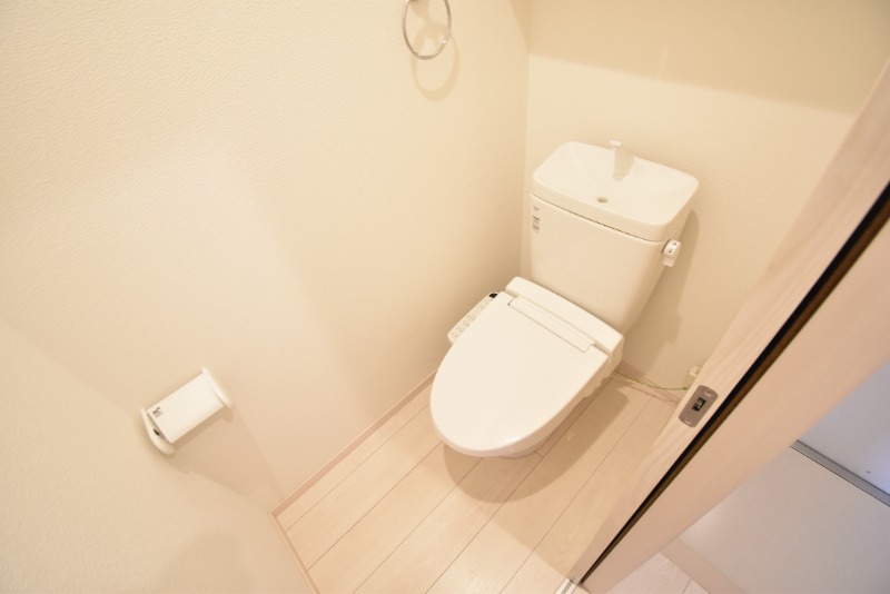 トイレ　温水洗浄暖房便座