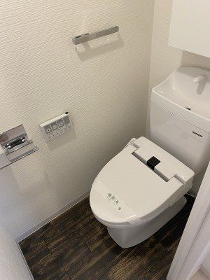 トイレ　別部屋参考写真となります。