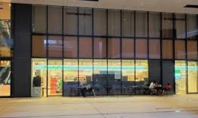 コンビニ　ファミリーマートJR川崎タワー店（コンビニ）まで812m