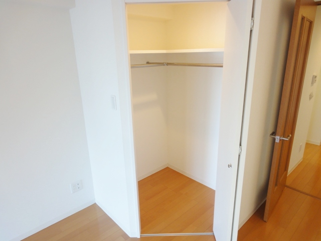 収納　同物件別号室の写真です。