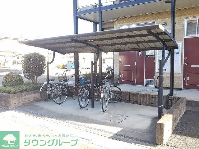 その他　屋根付き駐輪場