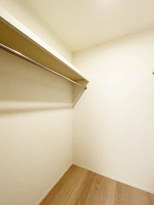 収納　写真：設備同仕様の別物件です