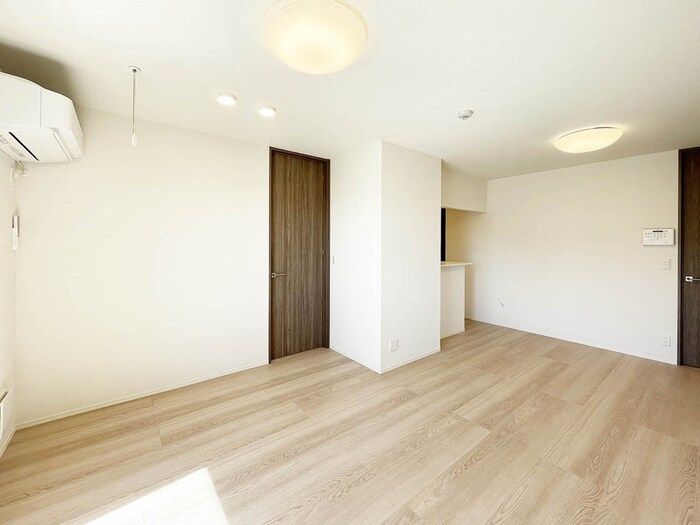 居室・リビング　写真：設備同仕様の別物件です