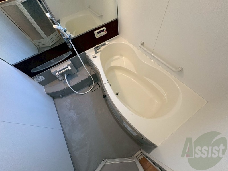 バス・シャワールーム　お風呂になります。一日の疲れを癒してくださいね。