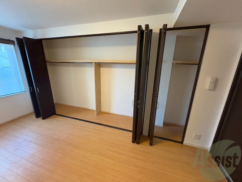 収納　洋室にはクローゼットがあるのですっきり片付きそうです。