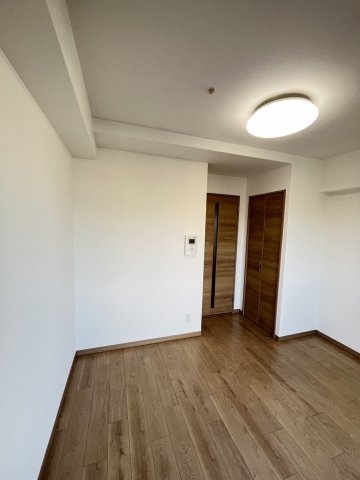 その他部屋・スペース　落ち着いて過ごせるお部屋なので、寝室にいかがでしょうか