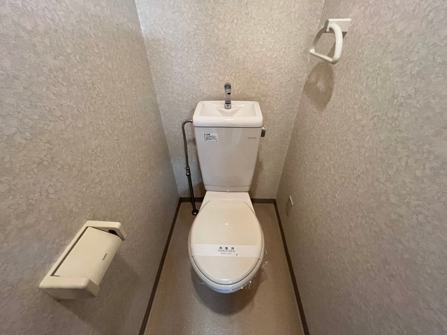 トイレ　※別号室のお写真です