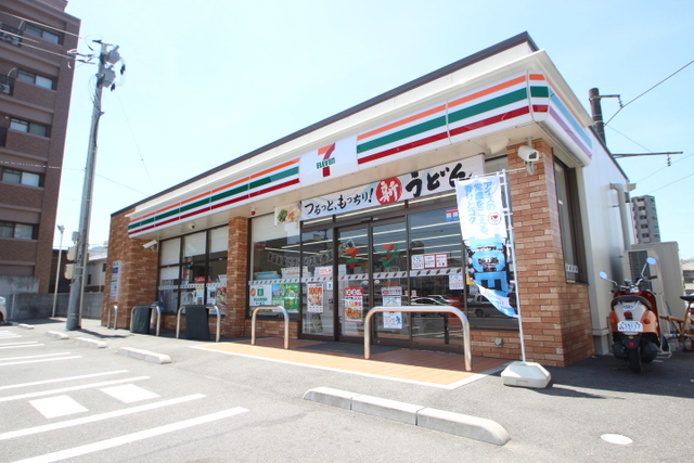 コンビニ　セブンイレブン広島古市３丁目店（コンビニ）まで447m