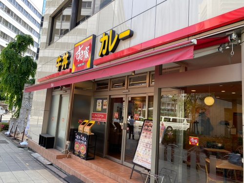 飲食店　すき家 江戸堀店（飲食店）まで389m