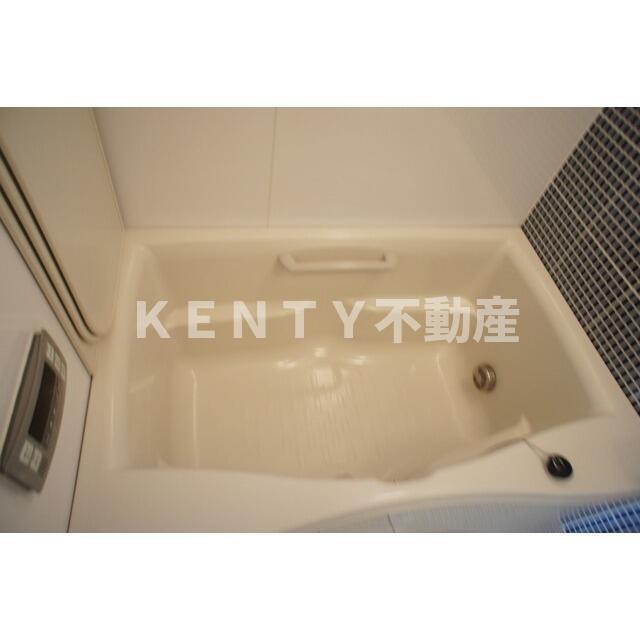 バス・シャワールーム　落ち着いた空間のお風呂です