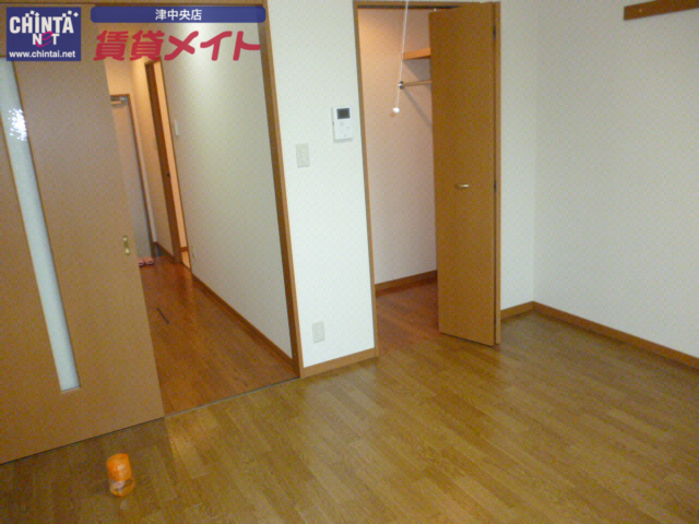 居室・リビング　別部屋参考写真です