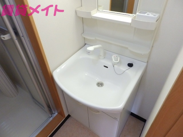 洗面設備　同型参考写真