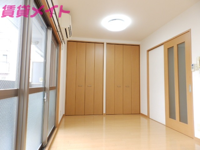 居室・リビング　同型参考写真