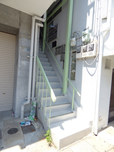 丸吉マンションの外観写真