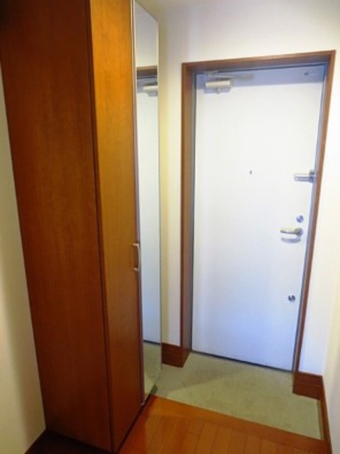 玄関　別部屋参考写真。現況優先となります。