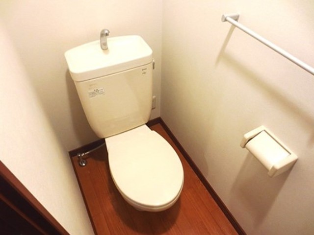 トイレ　別部屋参考写真。現況優先となります。
