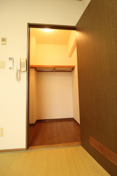 収納　※別号室の写真です。