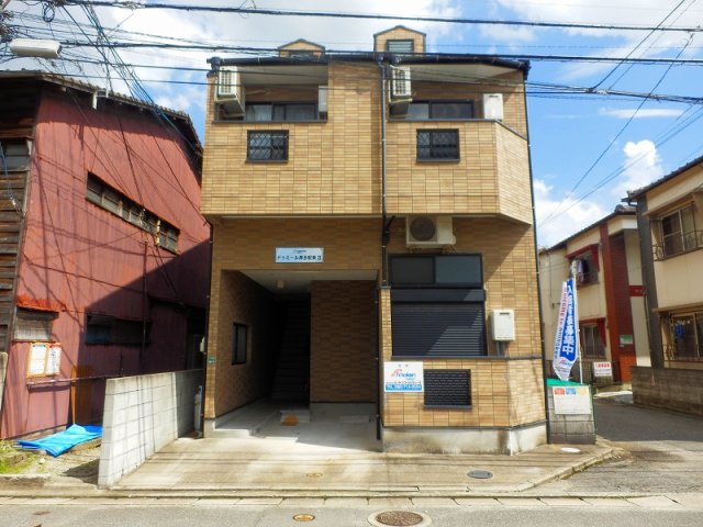 エントランス　建物の内部です