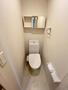 トイレ　落ち着いた色調のトイレです