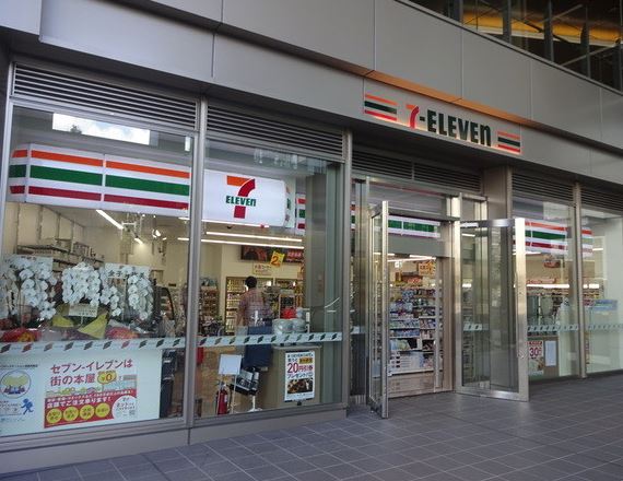 コンビニ　セブンイレブン大崎ブライトコア店（コンビニ）まで218m
