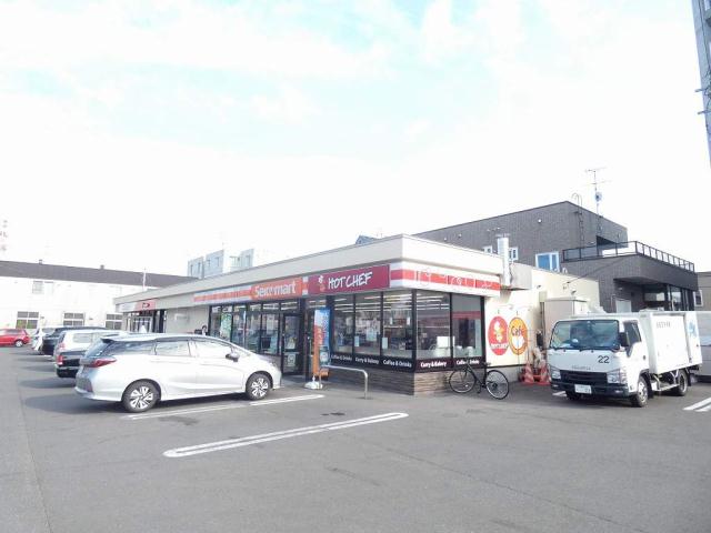 コンビニ　セイコーマート（コンビニ）まで678m