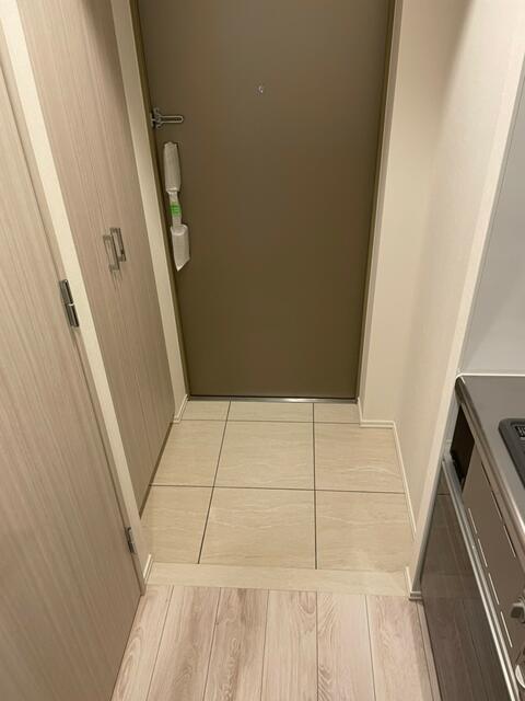 玄関　同タイプ別部屋の内装参考写真…?