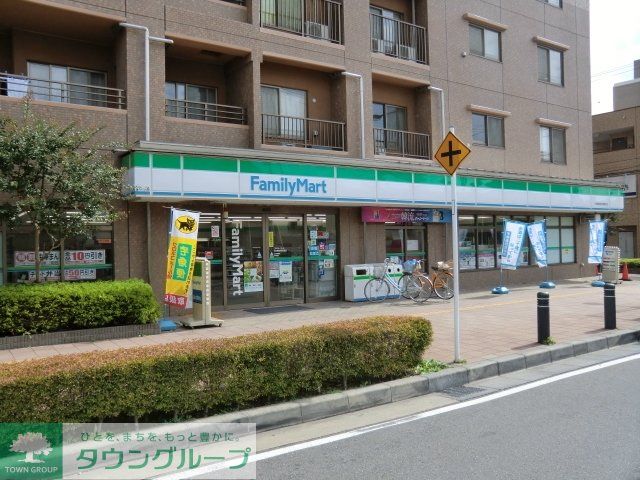 コンビニ　ファミリーマート（コンビニ）まで656m