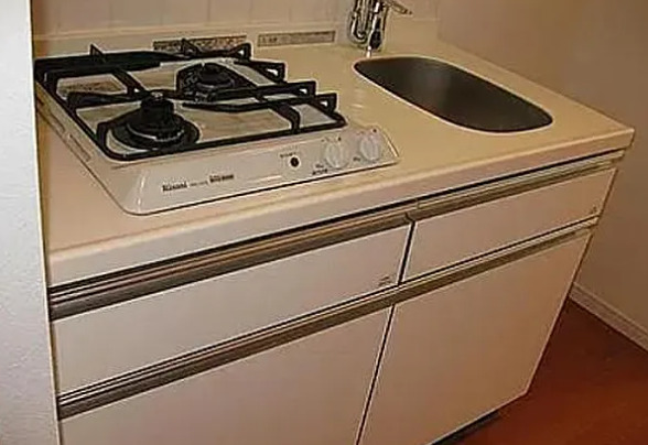 キッチン　別部屋の画像を使用しております。