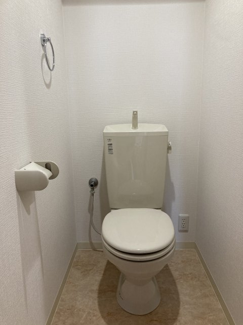 トイレ　清潔感のあるトイレです