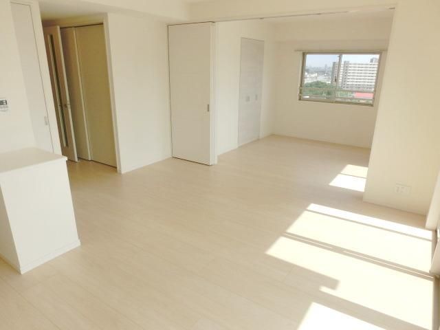 その他部屋・スペース　ホワイトフローリングで明るいお部屋
