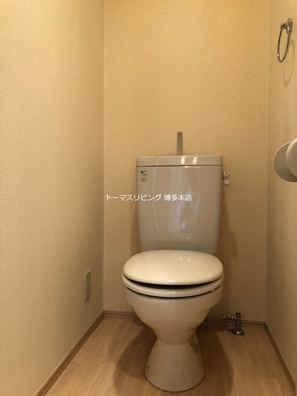 トイレ　※別号室の参考写真になります。