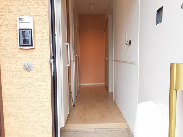 玄関　収納もある玄関です