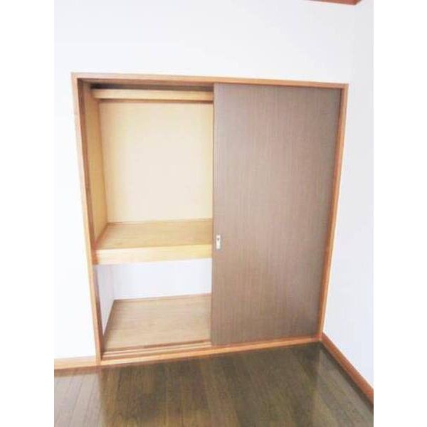 収納　押入れ