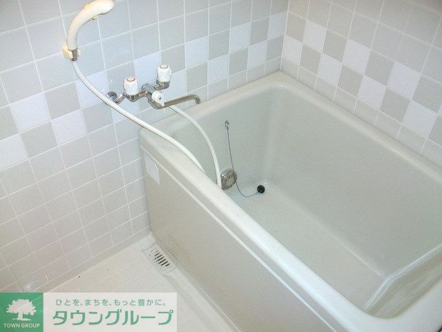 バス・シャワールーム　追い焚き機能付きお風呂です