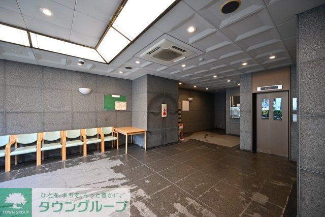 ロビー　宅配ボックス