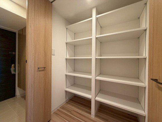 玄関　※別部屋の写真です
