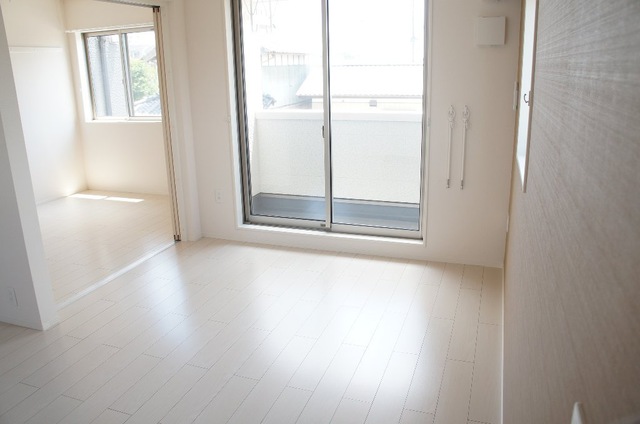 その他　4.2、5.3帖のお部屋です！全室南側にあります！