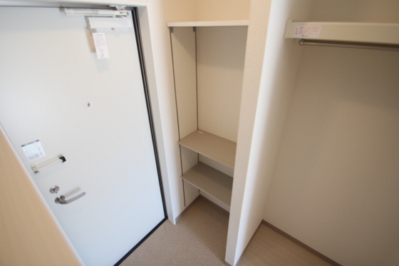 玄関　※別部屋の写真です