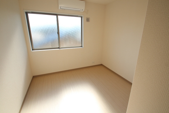 居室・リビング　※別部屋の写真です