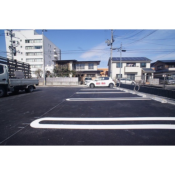 駐車場　敷地内１台７，７００円