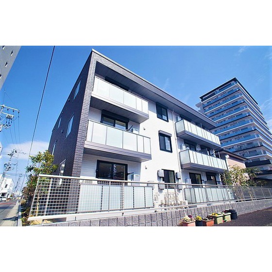 建物外観　癒しの緑溢れるシャーメゾンガーデンズ♪
