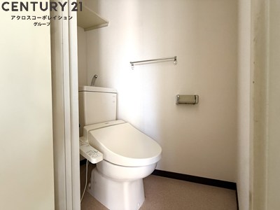 トイレ　お風呂トイレ別・温水洗浄便座完備