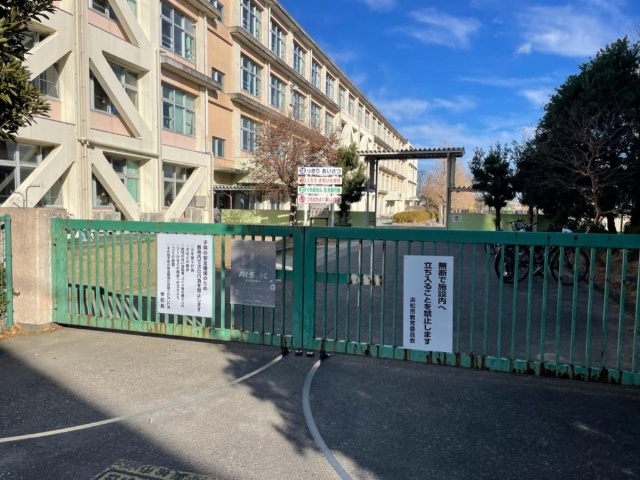 小学校　浜松市立初生小学校（小学校）まで663m