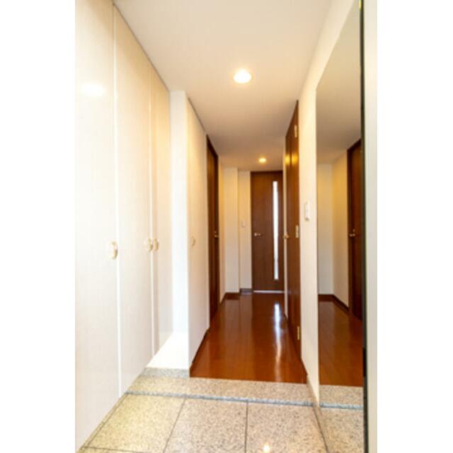 玄関　※写真は同タイプ住戸です。