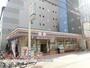 コンビニ　セブン－イレブン大阪道修町１丁目店（コンビニ）まで163m