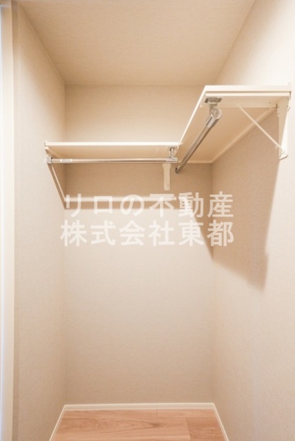 収納　奥行のあるウォークインクローゼットならお荷物多い方でも安心☆