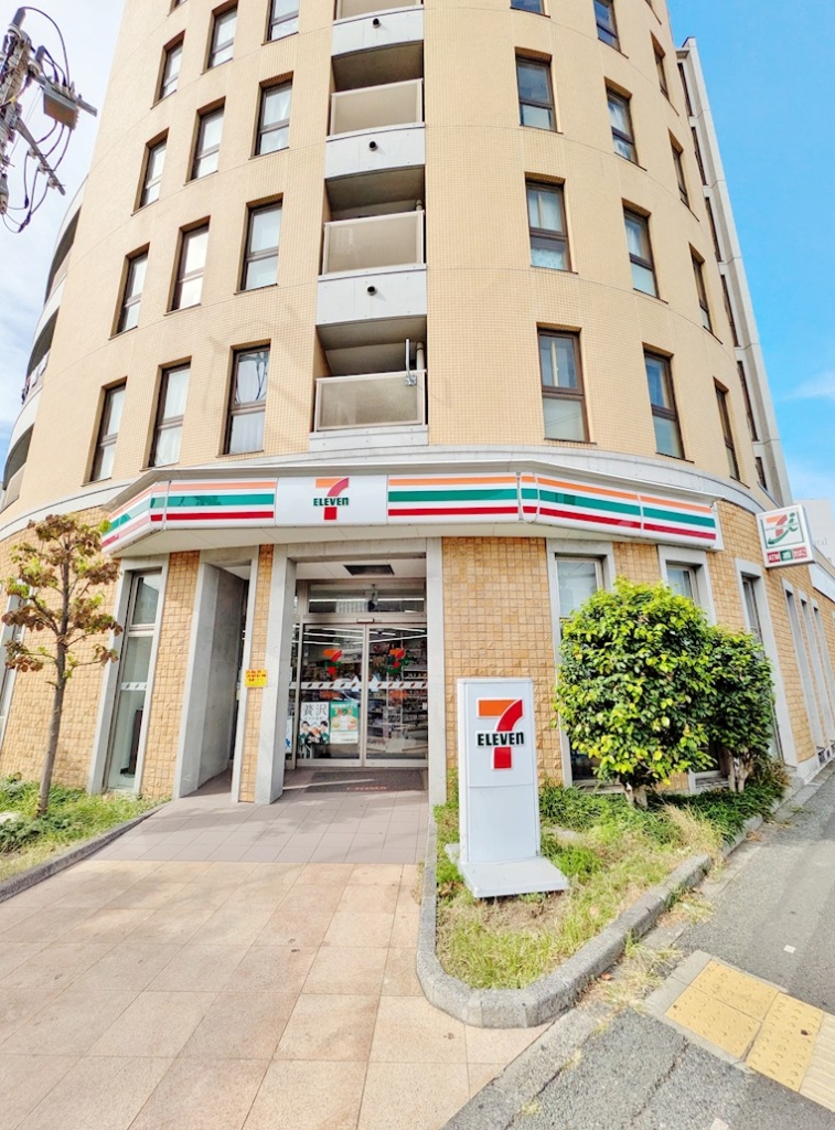 コンビニ　セブンイレブン 世田谷新代田駅前店（コンビニ）まで230m