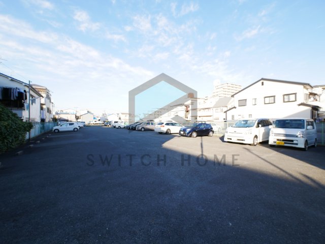 駐車場　月額9 000円です