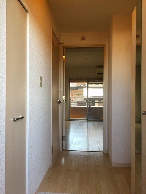 玄関　玄関　※別号室参考写真
