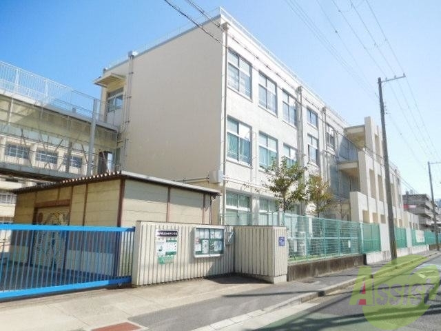 小学校　神戸市立和田岬小学校（小学校）まで566m